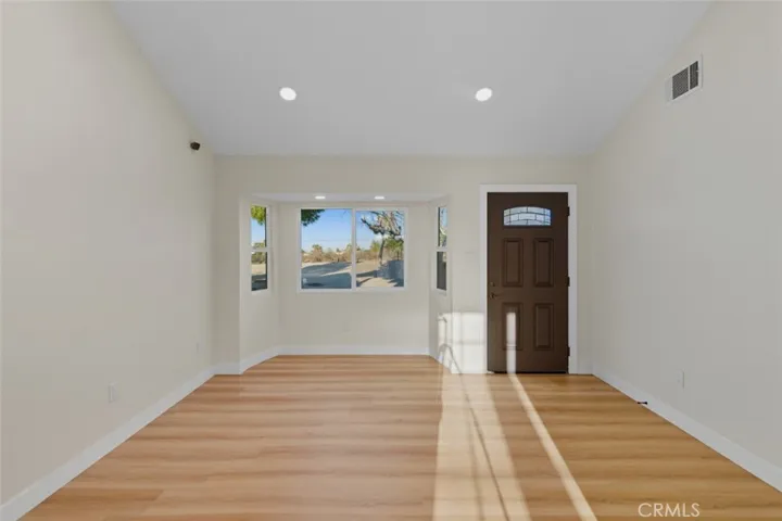 11832 Valle Vista Road, Phelan, California 92371