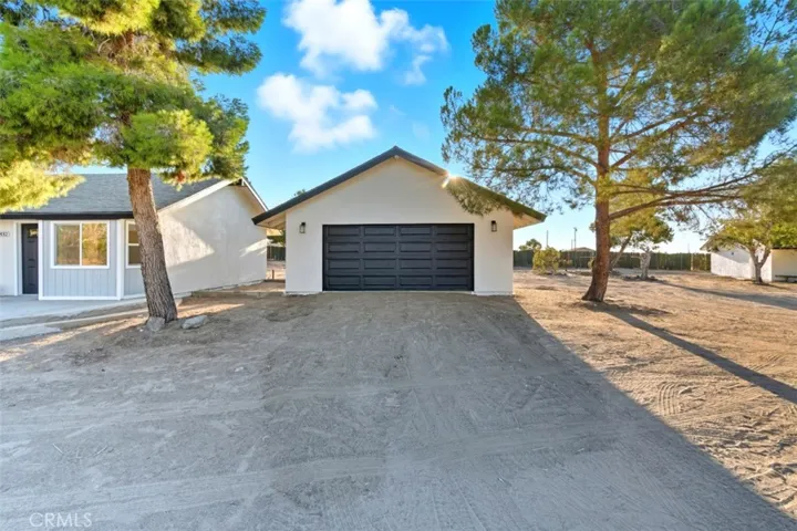 Detached garage