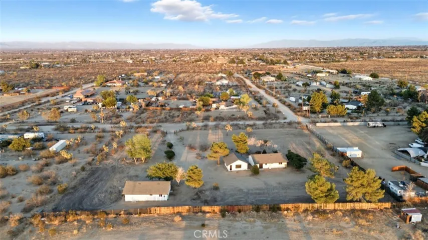 11832 Valle Vista Road, Phelan, California 92371