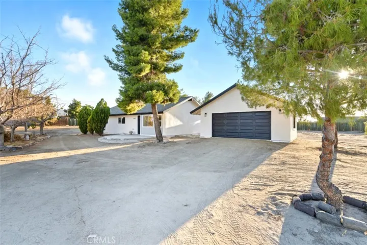11832 Valle Vista Road, Phelan, California 92371
