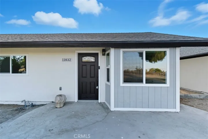 11832 Valle Vista Road, Phelan, California 92371