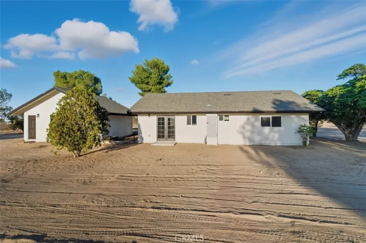 11832 Valle Vista Road, Phelan, California 92371