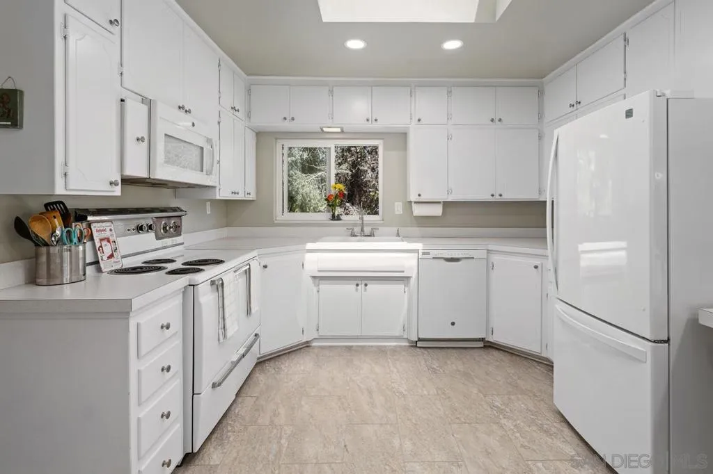 4744 Resmar Rd, La Mesa, California 91941 home-pic-1