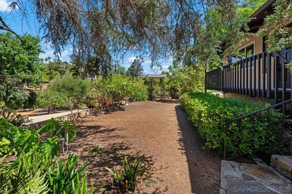 4744 Resmar Rd, La Mesa, California 91941 home-pic-46