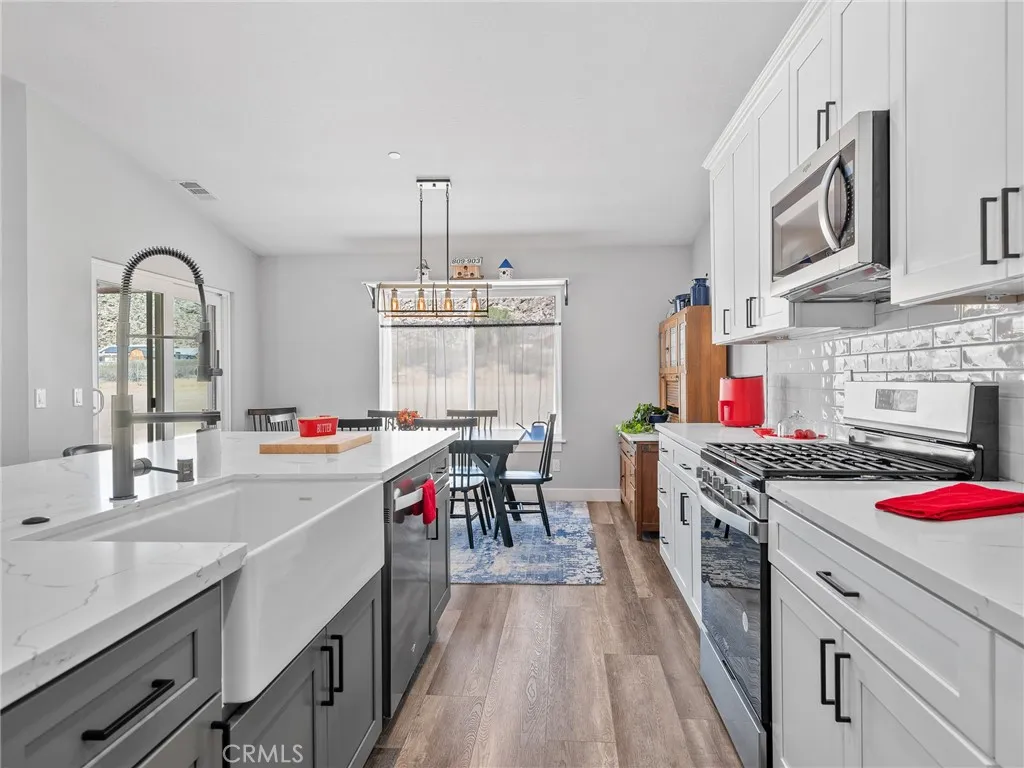 24162 Shoshone Road, Apple Valley, California 92307 home-pic-9