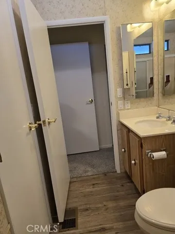 Jack and Jill guest bath