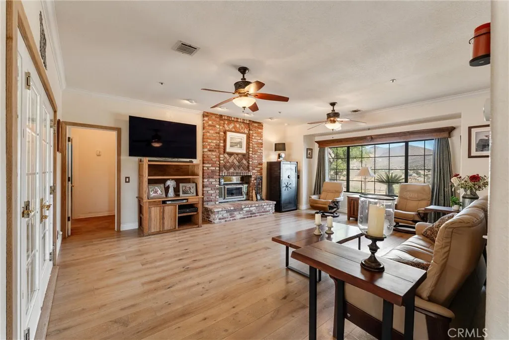 34625 Red Rover Mine Road, Acton, California 93510 home-pic-31