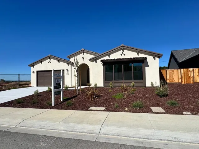 420 Maria 37, Hollister, California 95023