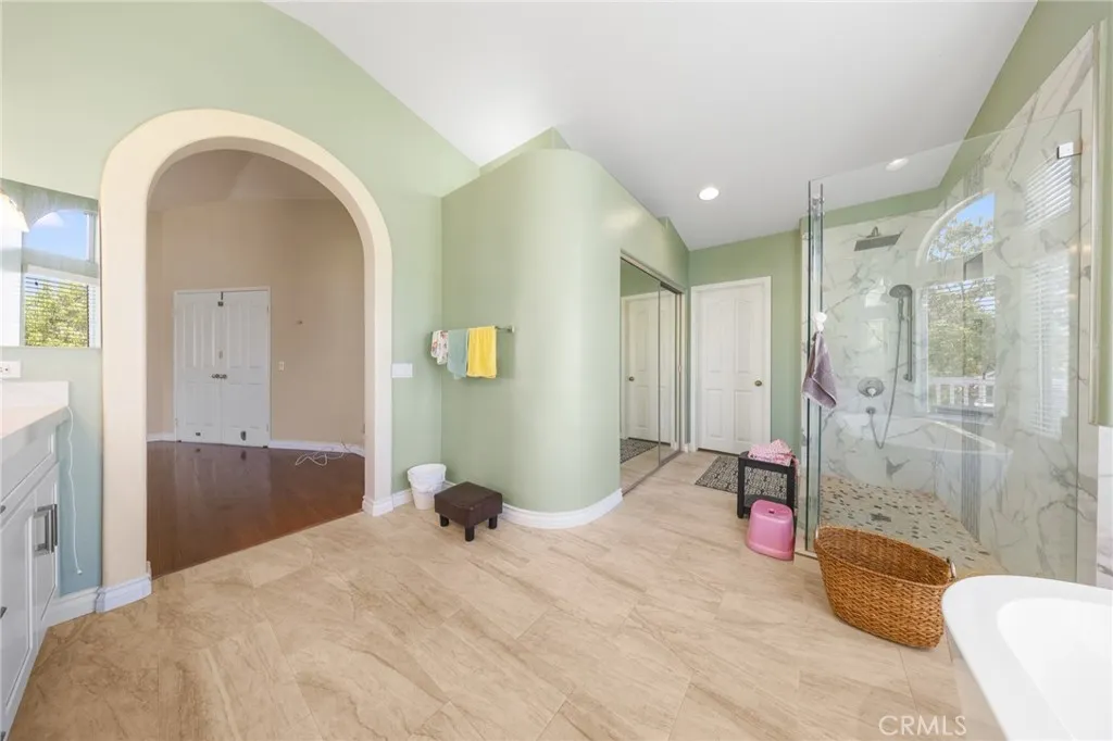 19803 Moon Shadow Cir, Walnut, California 91789 home-pic-19