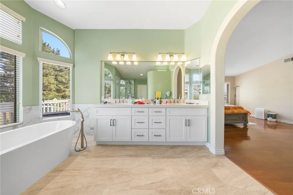 19803 Moon Shadow Cir, Walnut, California 91789 home-pic-18