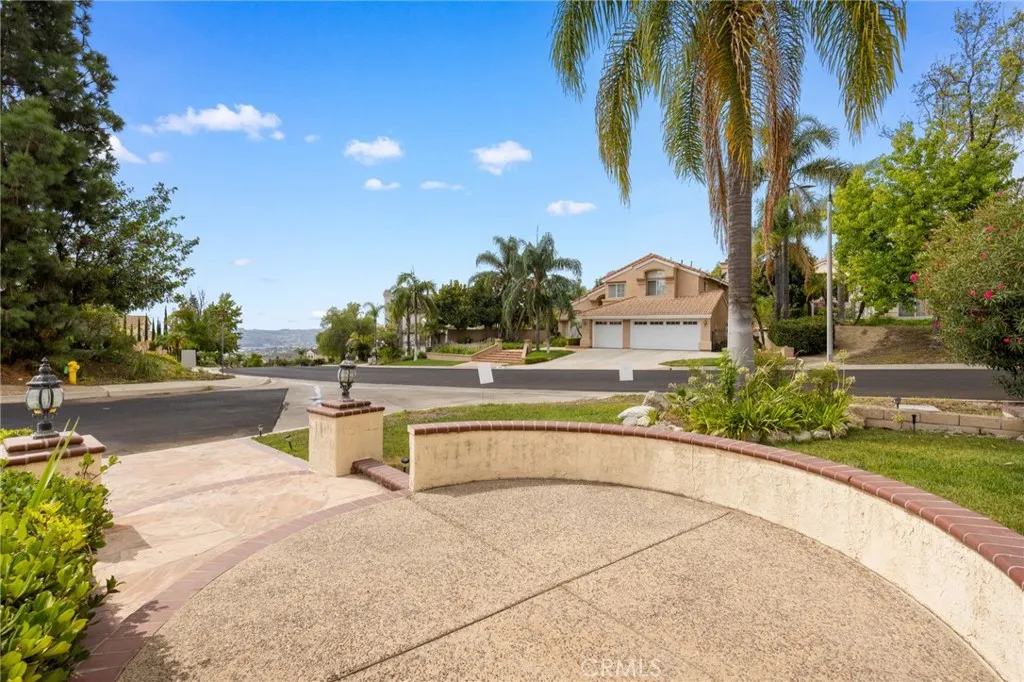 19803 Moon Shadow Cir, Walnut, California 91789 home-pic-4