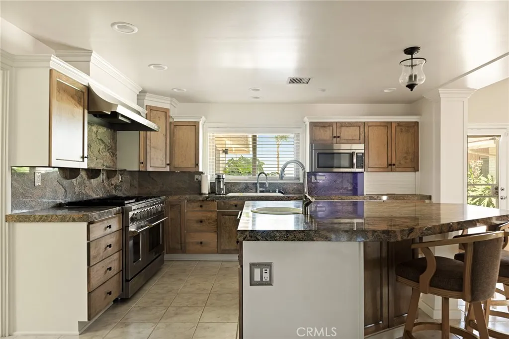 1285 Cahuilla, Colton, California 92324 home-pic-18
