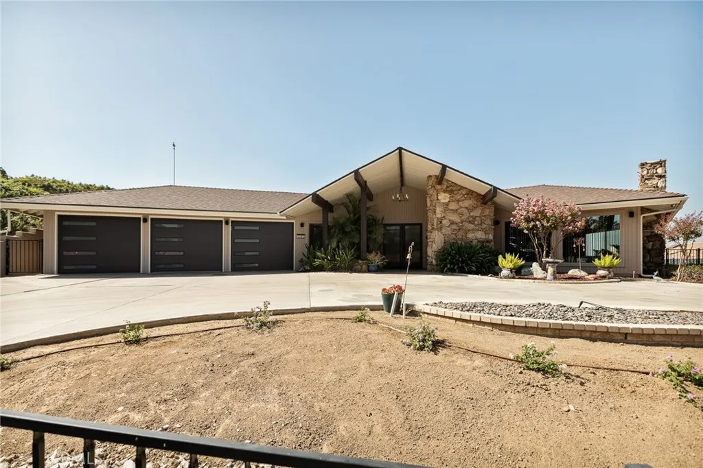 1285 Cahuilla, Colton, California 92324 home-pic-4