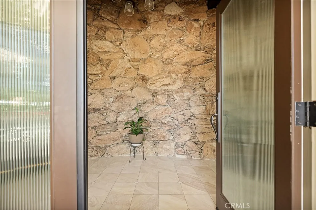 1285 Cahuilla, Colton, California 92324 home-pic-8