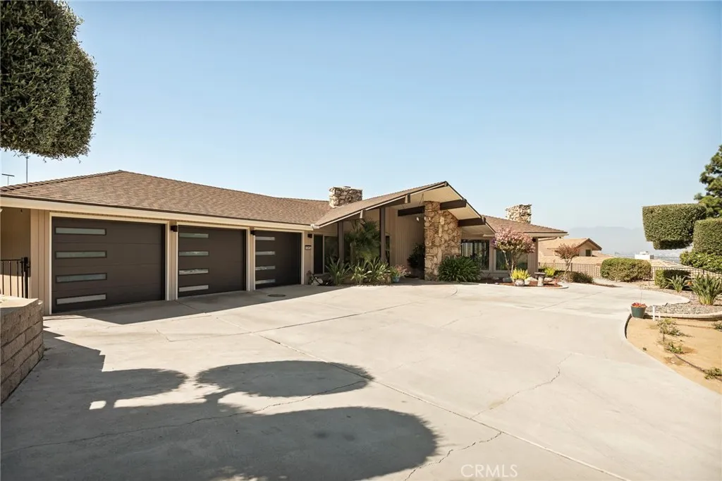 1285 Cahuilla, Colton, California 92324 home-pic-3