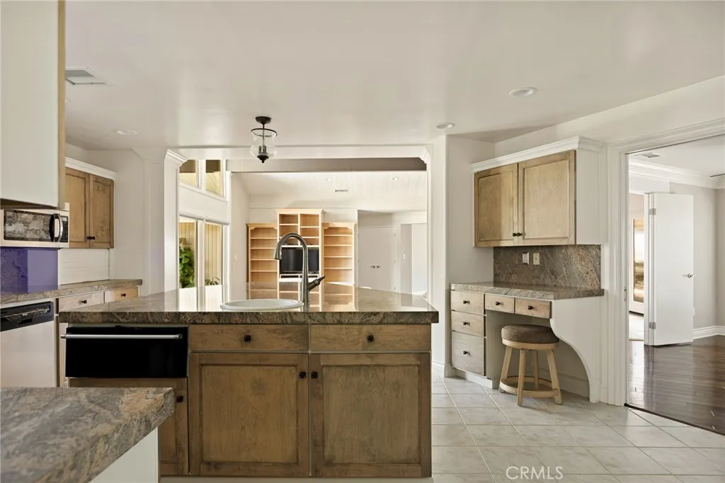 1285 Cahuilla, Colton, California 92324 home-pic-23