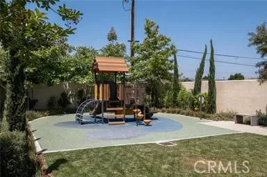 1950 N Bloom Drive Drive N, Compton, California 90222 home-pic-4