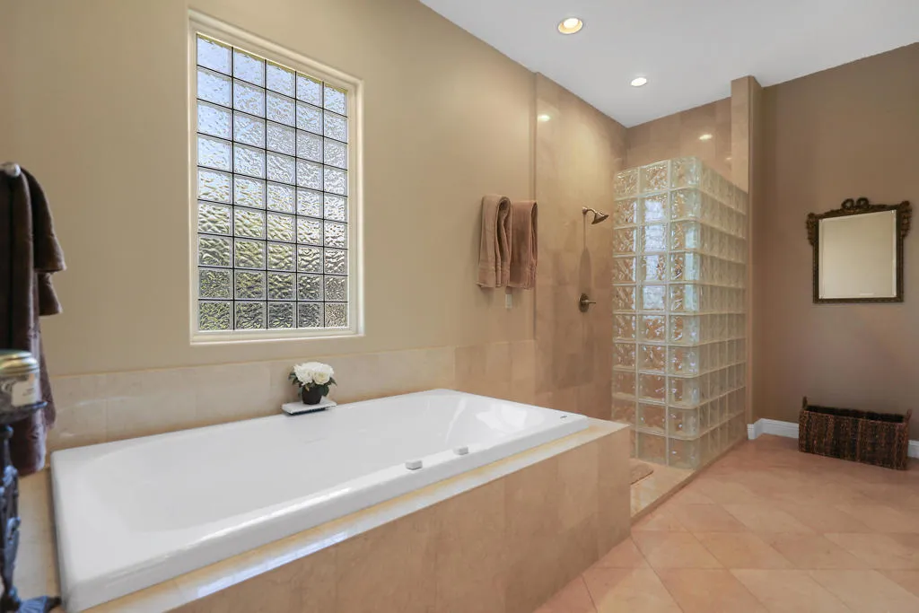 51197 Via Sorrento, La Quinta, California 92253 home-pic-20