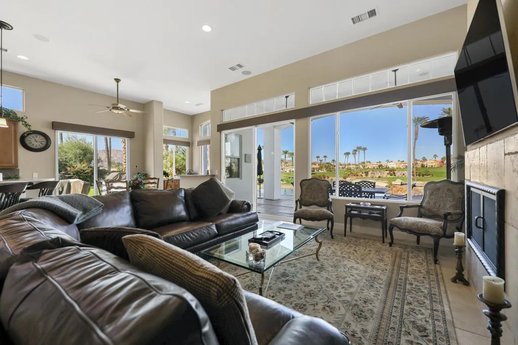 51197 Via Sorrento, La Quinta, California 92253 home-pic-4