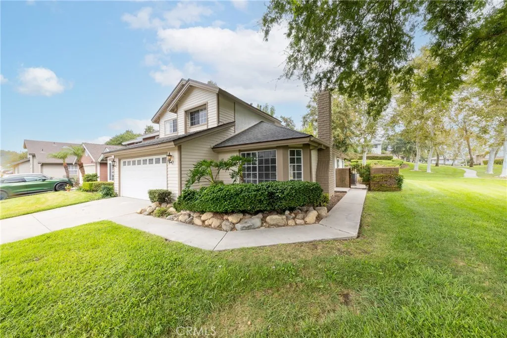 1204 W Victoria Street W, Rialto, California 92376 home-pic-2