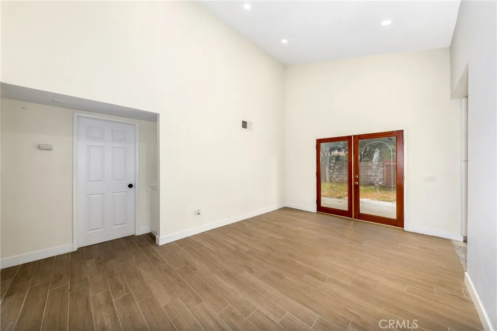 1204 W Victoria Street W, Rialto, California 92376 home-pic-9