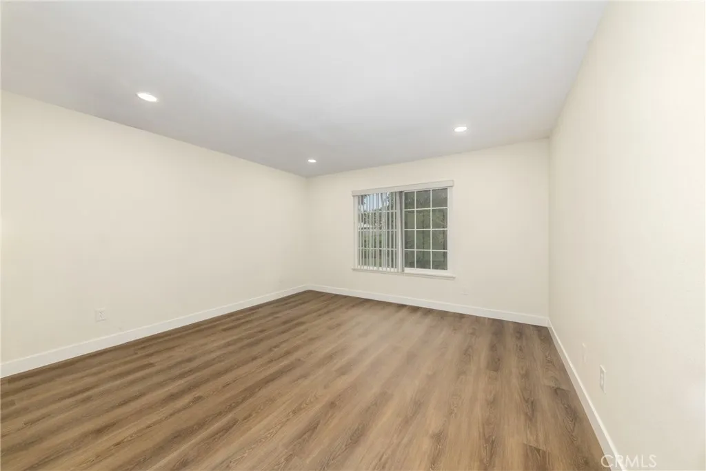 1204 W Victoria Street W, Rialto, California 92376 home-pic-26