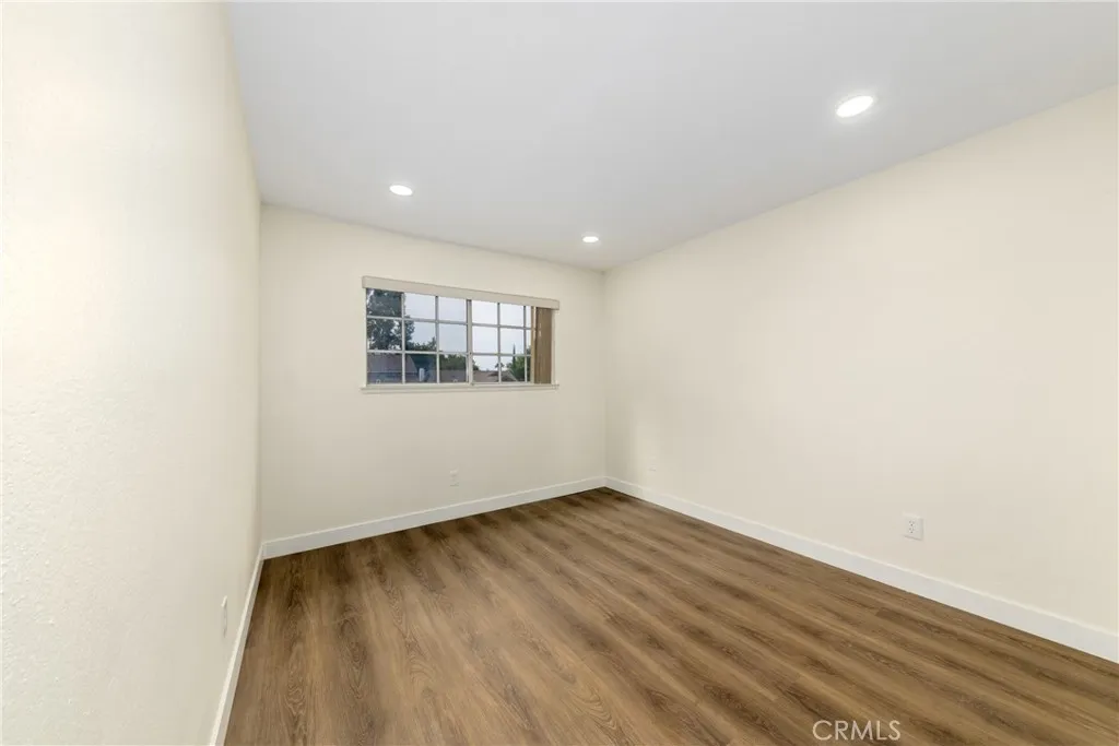 1204 W Victoria Street W, Rialto, California 92376 home-pic-24