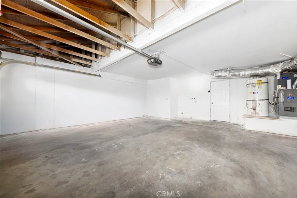 1204 W Victoria Street W, Rialto, California 92376 home-pic-20
