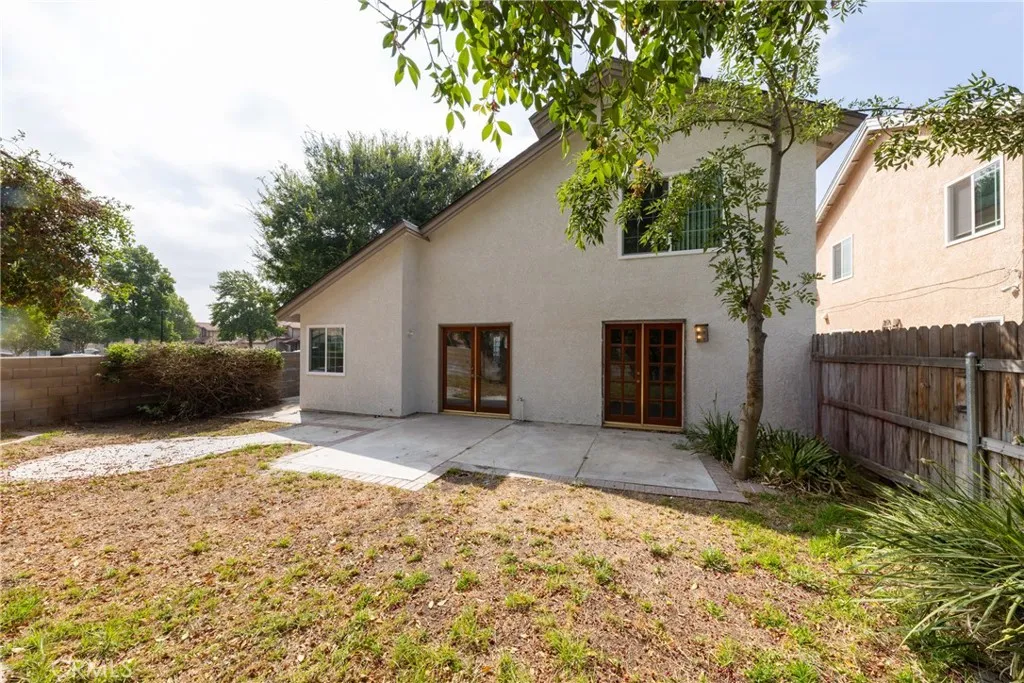 1204 W Victoria Street W, Rialto, California 92376 home-pic-30