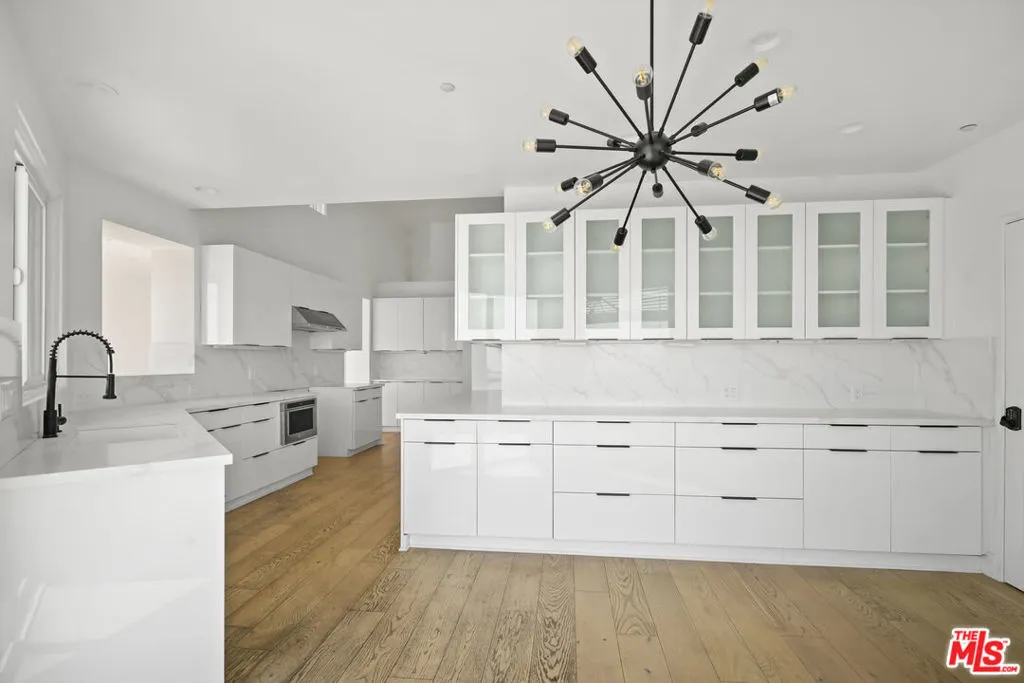 1562 Glen Oaks Boulevard, Pasadena, California 91105 home-pic-13