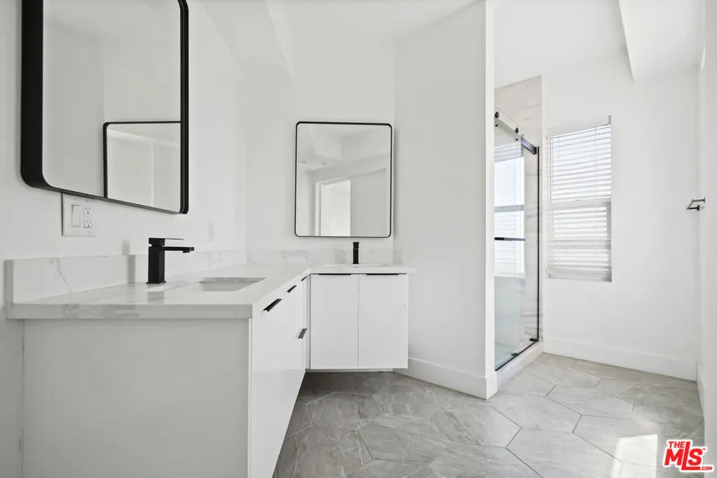 1562 Glen Oaks Boulevard, Pasadena, California 91105 home-pic-21