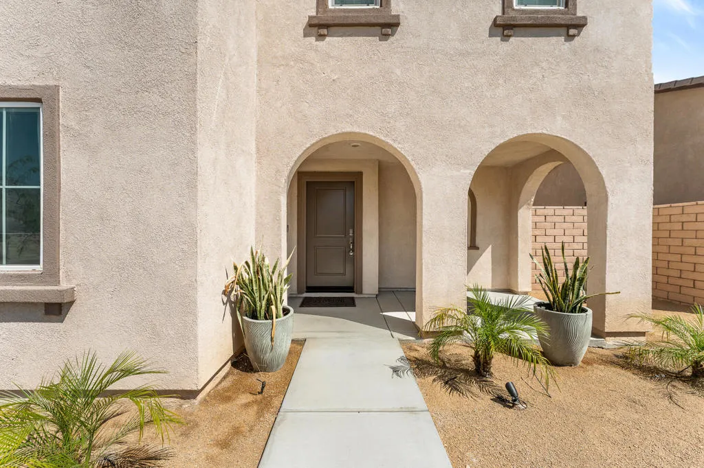 67362 Rio Oso Road, Cathedral City, California 92234 home-pic-2