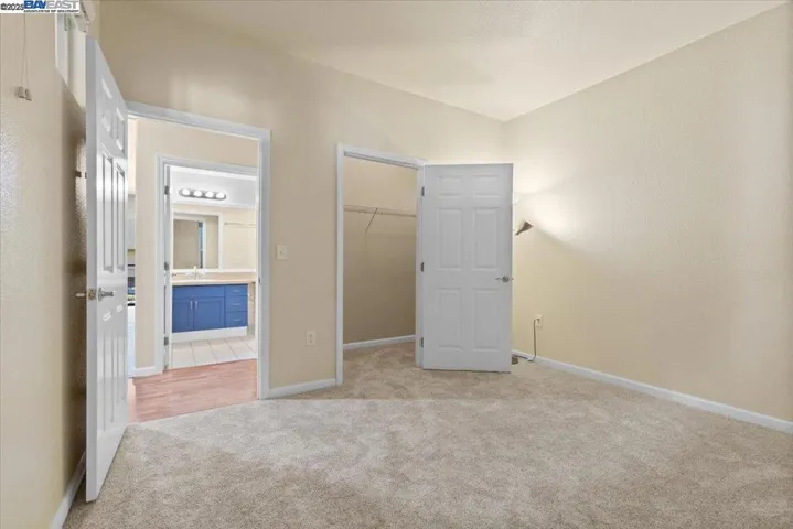 Bedroom with Walkin Closet