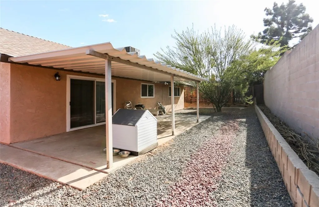 1050 Athena Court, Riverside, California 92507 home-pic-6