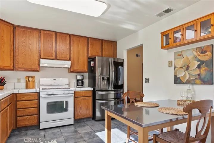 Sunny and bright kitchen