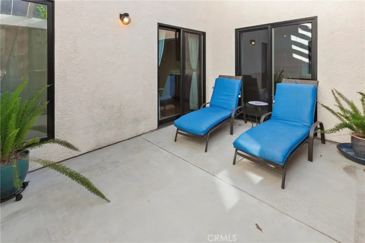 Private patio off bedroom 3 (2 Sliding doors)
