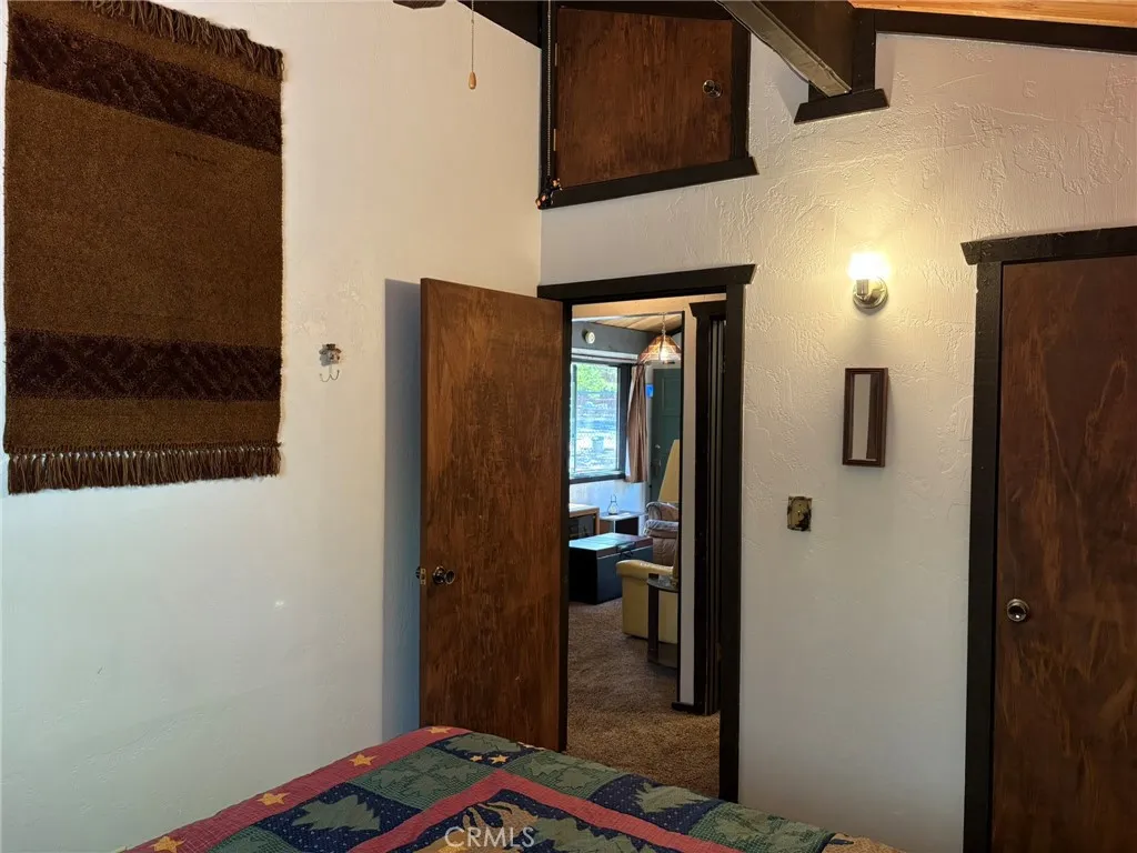 343 Holmes Lane, Sugarloaf, California 92386 home-pic-16