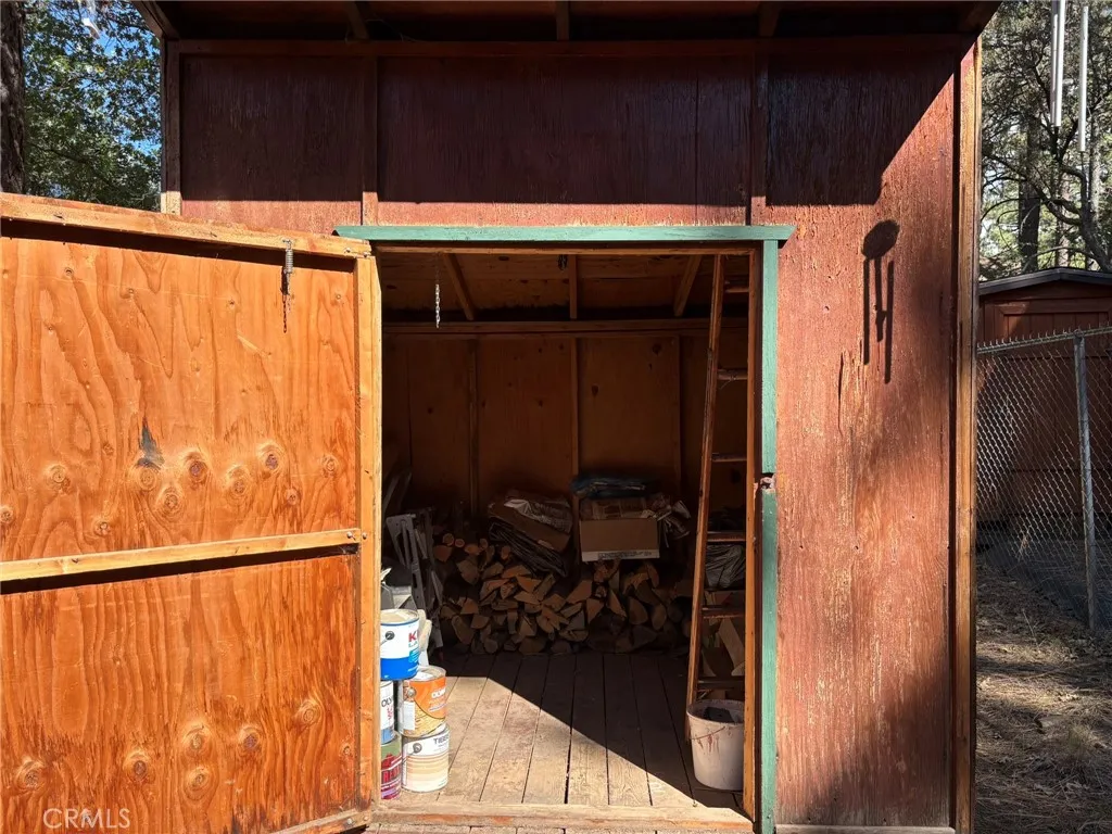 343 Holmes Lane, Sugarloaf, California 92386 home-pic-22