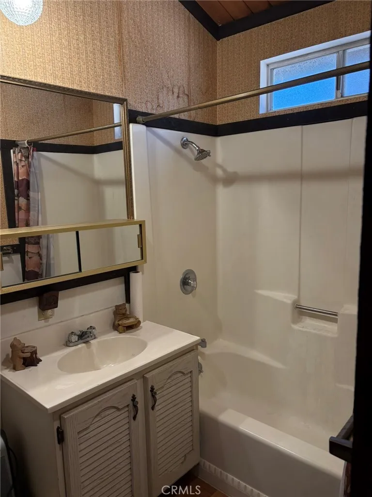 343 Holmes Lane, Sugarloaf, California 92386 home-pic-19