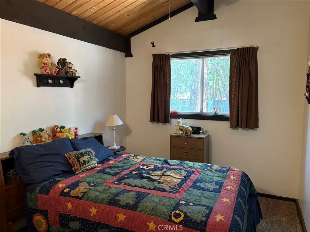 343 Holmes Lane, Sugarloaf, California 92386 home-pic-14