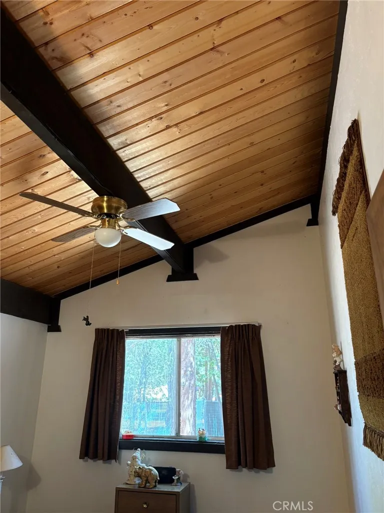 343 Holmes Lane, Sugarloaf, California 92386 home-pic-17