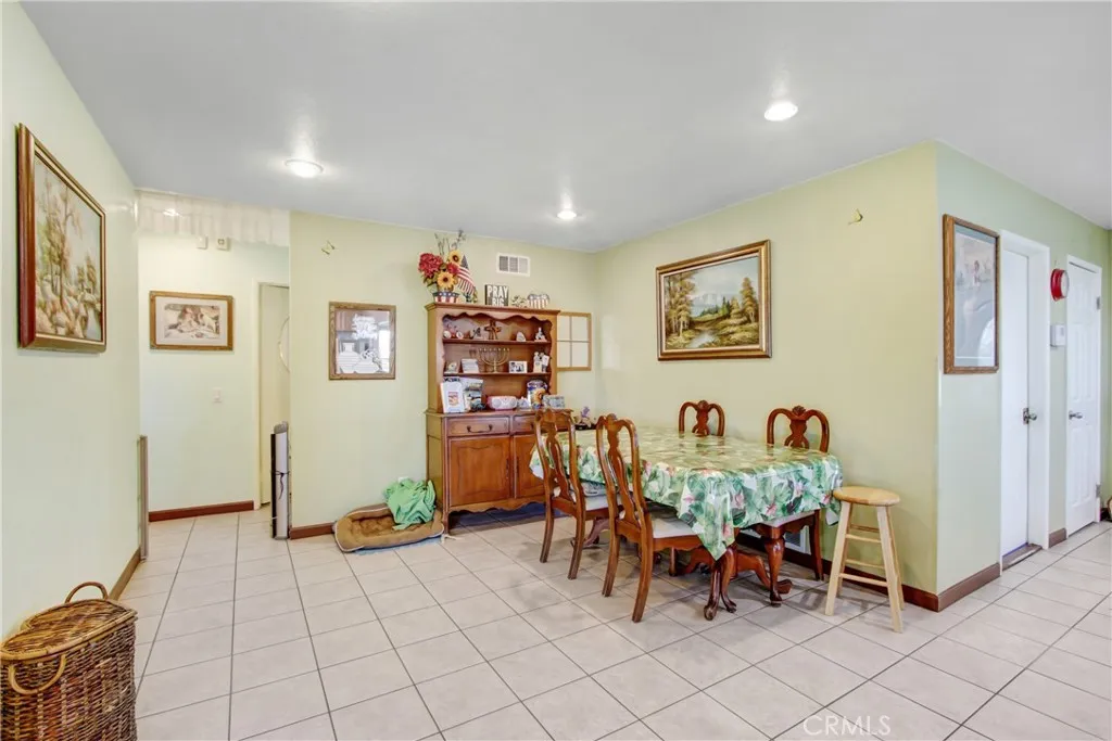 1546 E Redwood Avenue, Ontario, California 91762 home-pic-6