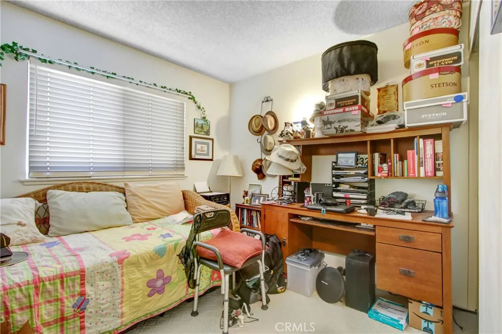 1546 E Redwood Avenue, Ontario, California 91762 home-pic-12