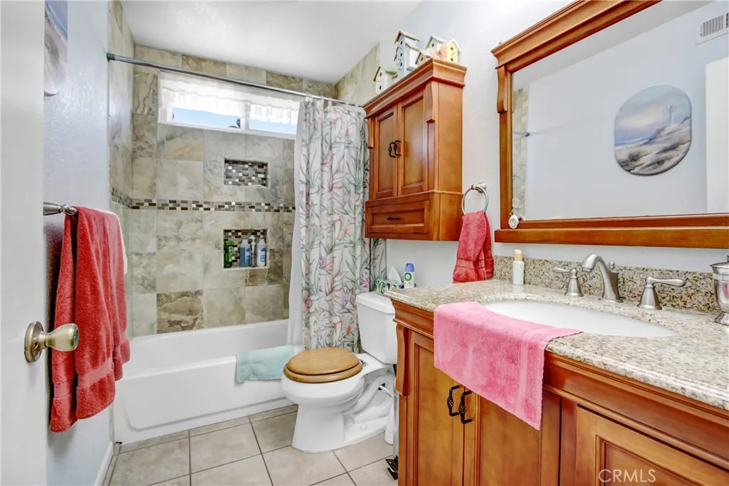 1546 E Redwood Avenue, Ontario, California 91762 home-pic-10