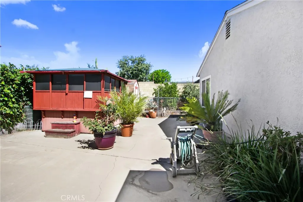 1546 E Redwood Avenue, Ontario, California 91762 home-pic-14