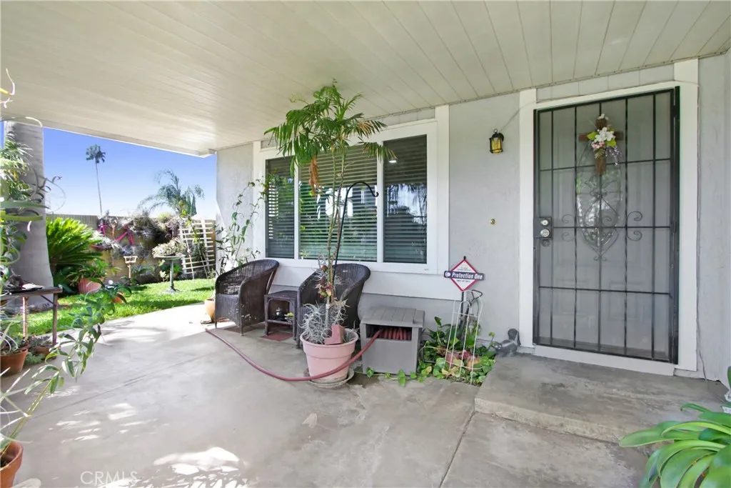 1546 E Redwood Avenue, Ontario, California 91762 home-pic-3