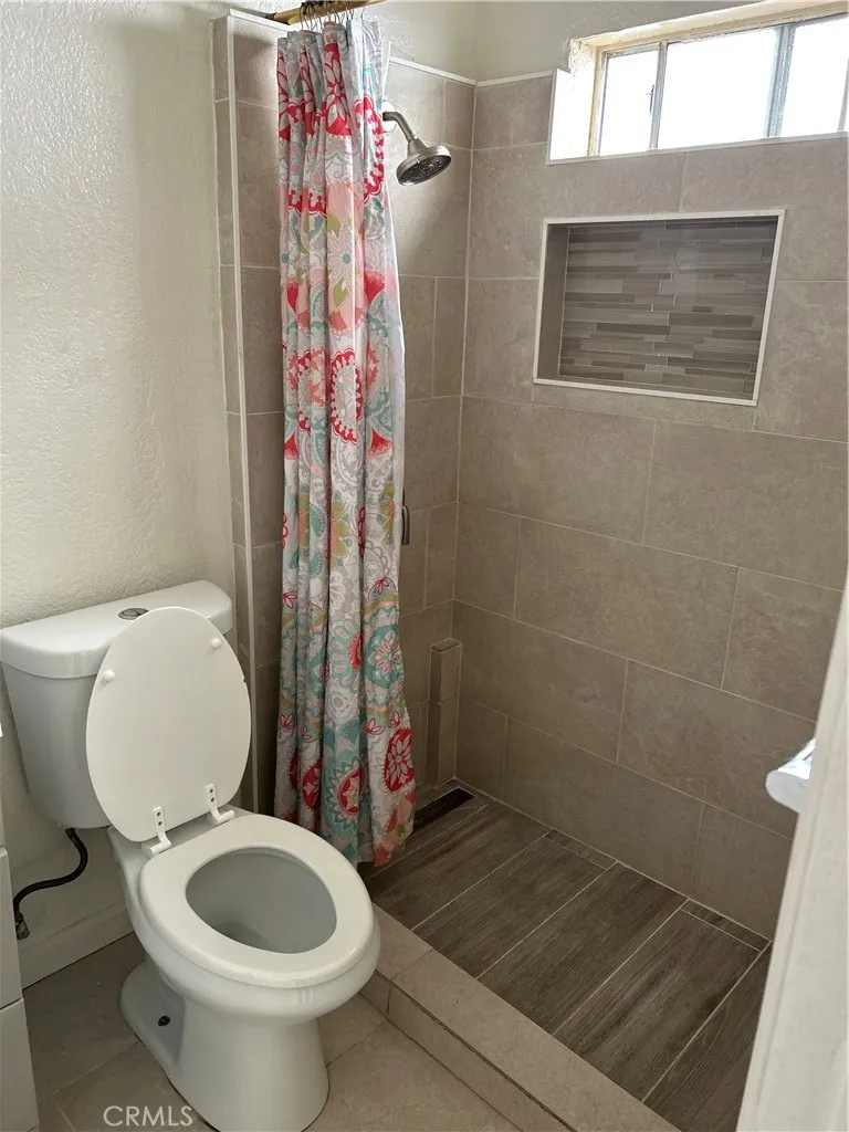 223 E Pleasant Street, Long Beach, California 90805 home-pic-6