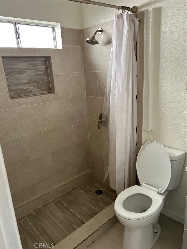 223 E Pleasant Street, Long Beach, California 90805 home-pic-11