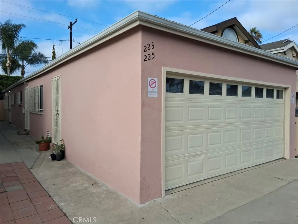 223 E Pleasant Street, Long Beach, California 90805 home-pic-0