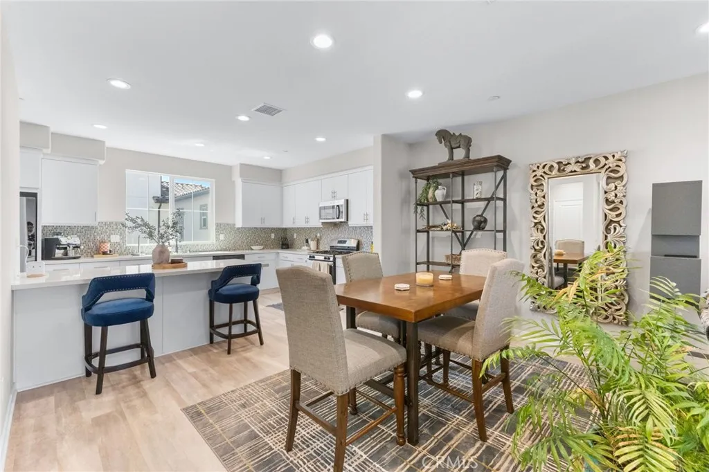 45763 Via Nubes, Temecula, California 92592 home-pic-16